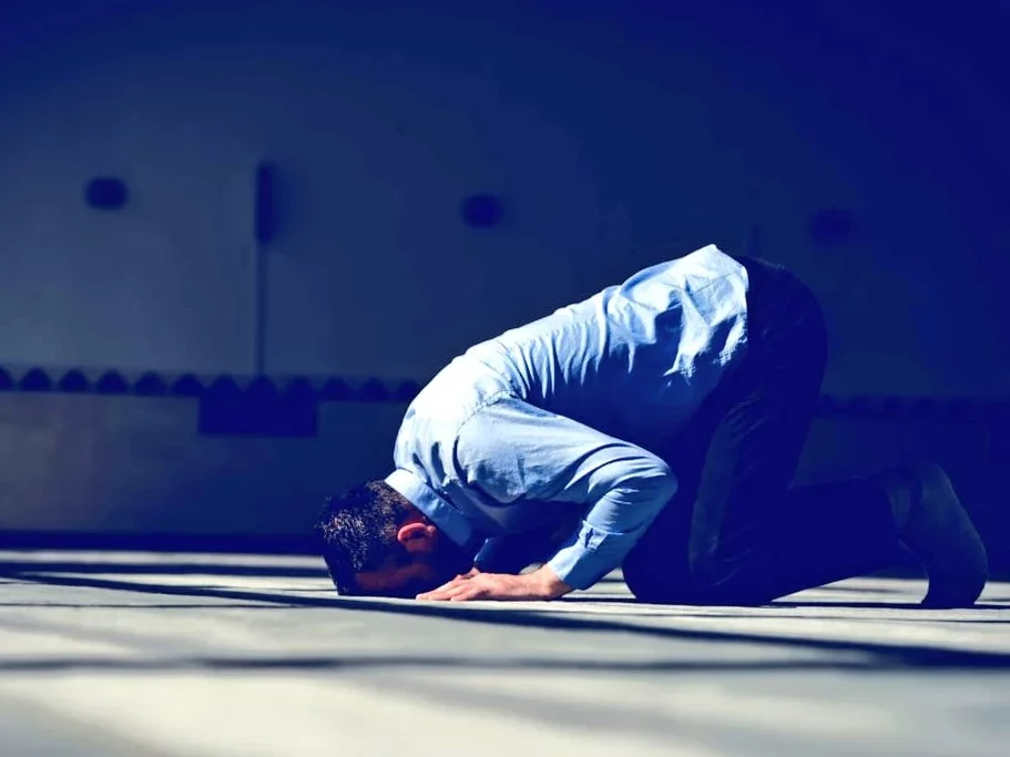 importance of sajde in daily prayer